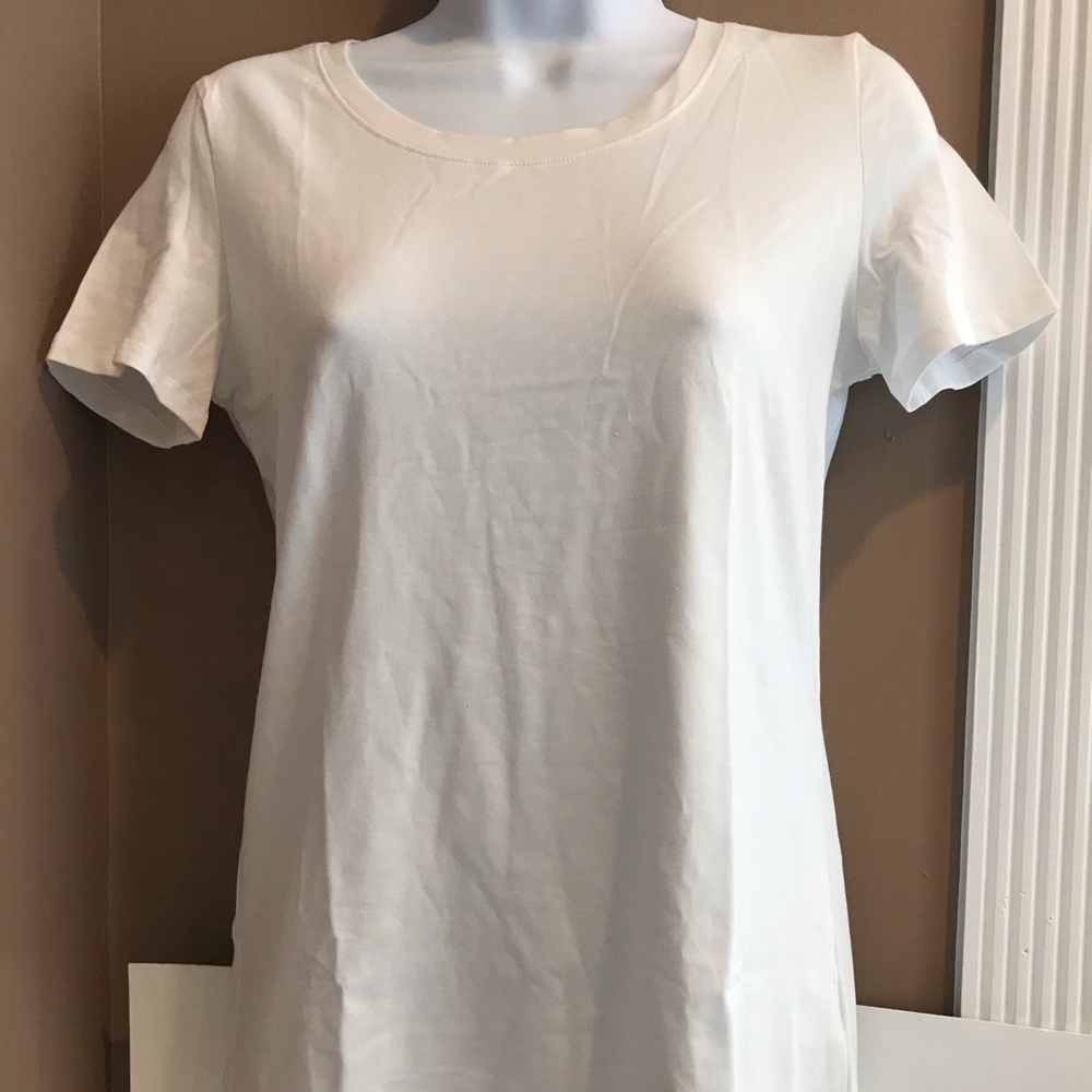 Set of 2 women’s white crew t-shirts